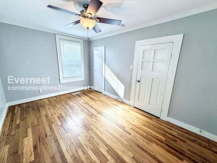 Building Photo - 1603 Woodfern Dr