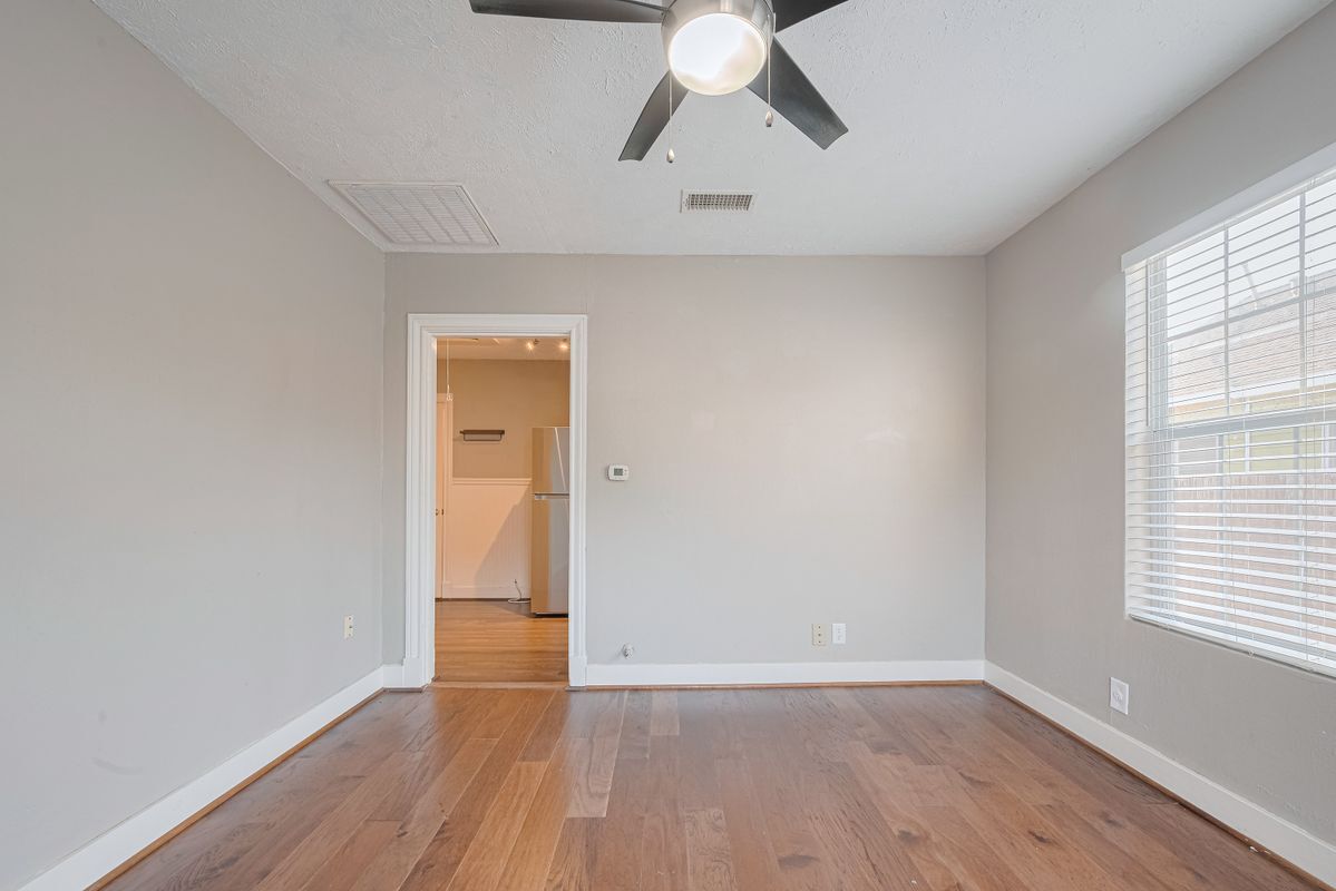 Building Photo - 907 Enid St