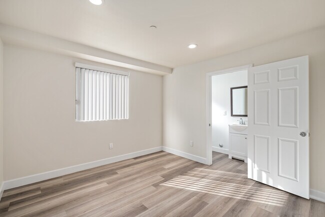 Building Photo - 1822 Orchard Ave