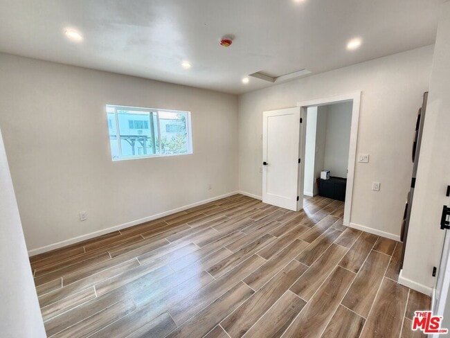 Building Photo - 3333 Thelma St