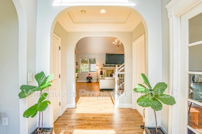 Building Photo - 4404 NE 98th Cir