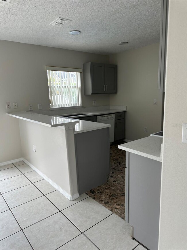 Building Photo - 14344 Sun Bay Dr