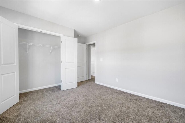 Building Photo - 4646 Waxwing St