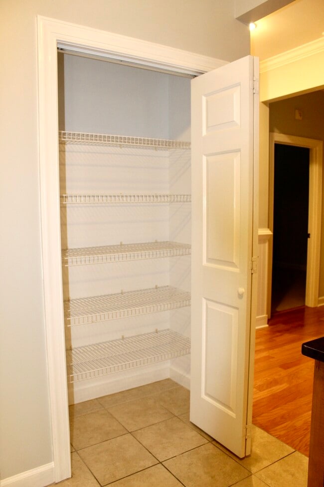 Building Photo - 1262 Greensview Cir