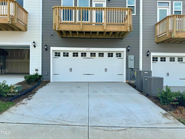 Building Photo - 209 Hickory Plns Rd