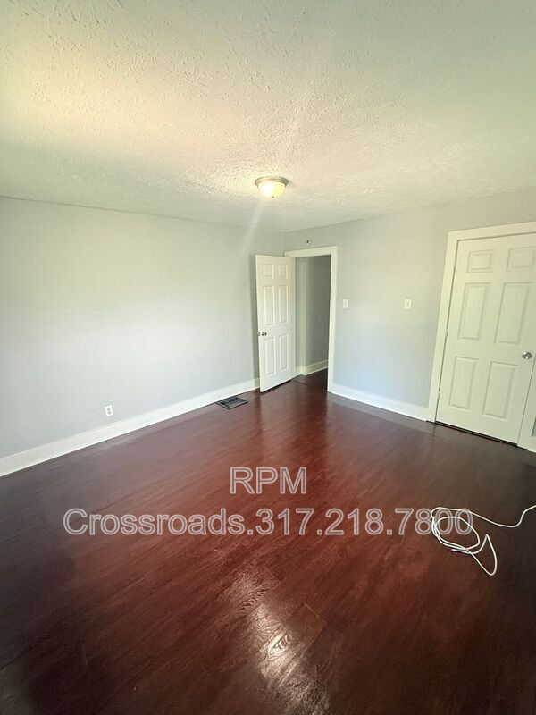Building Photo - 3709 N Kenwood Ave