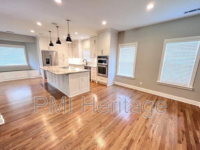 Building Photo - 4416 W Arlington Dr
