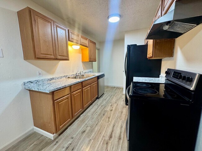 Building Photo - 705 N 1st St