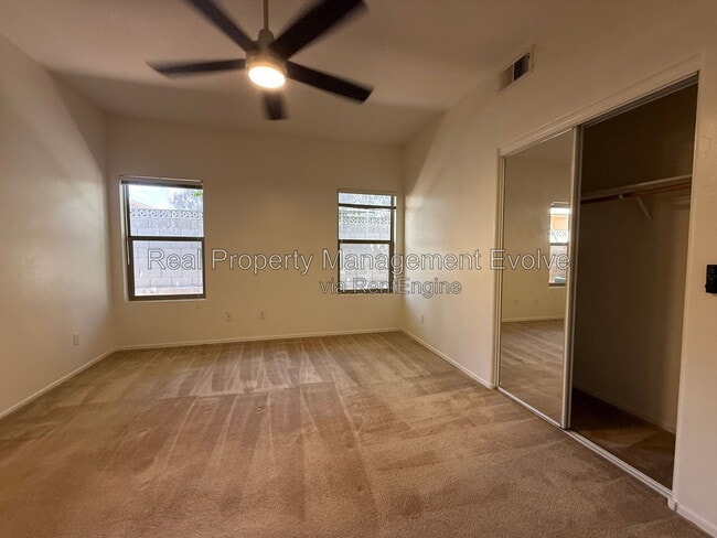 Building Photo - 8802 E University Dr