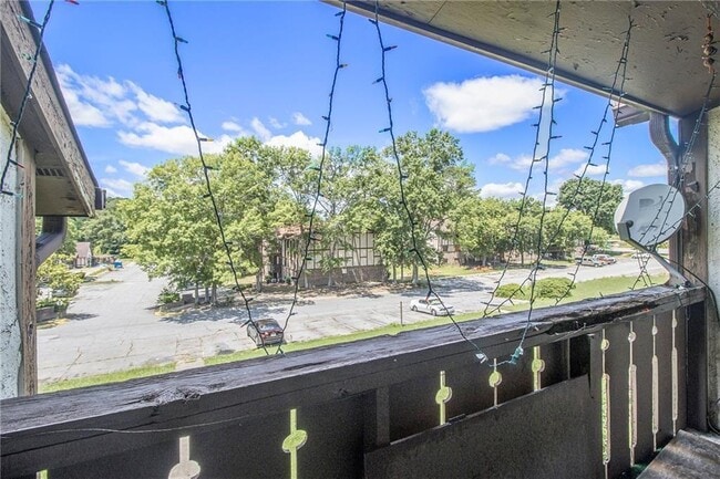 Building Photo - 112 Camelot Dr