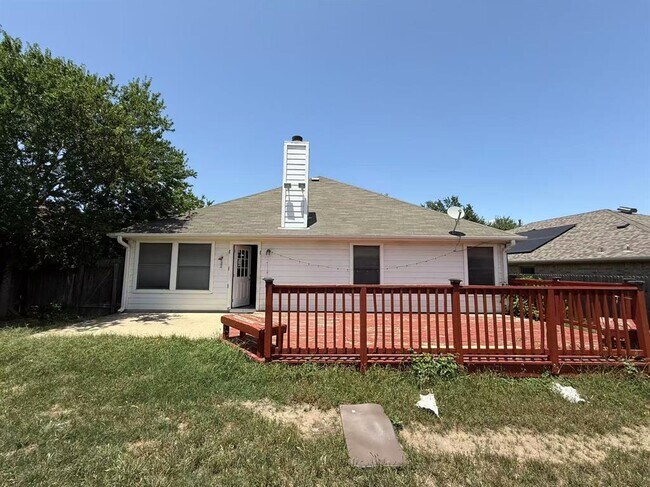 Building Photo - 17825 Madden Dr