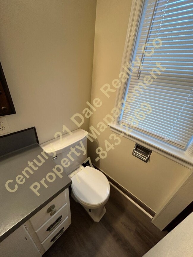 Building Photo - 3 Bedroom 1 Bath Home in West York School District