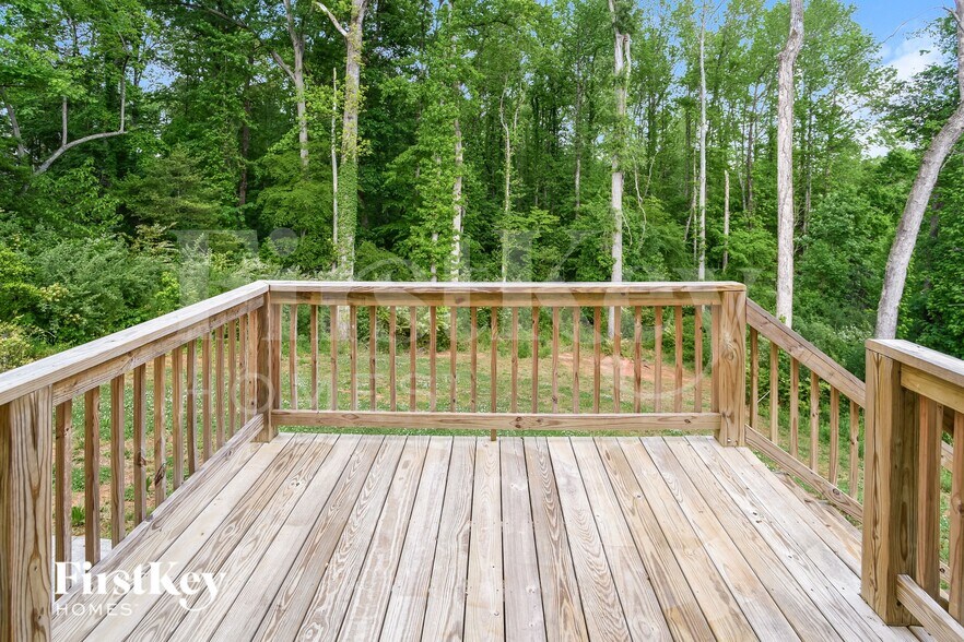 Building Photo - 229 Deerfield Dr