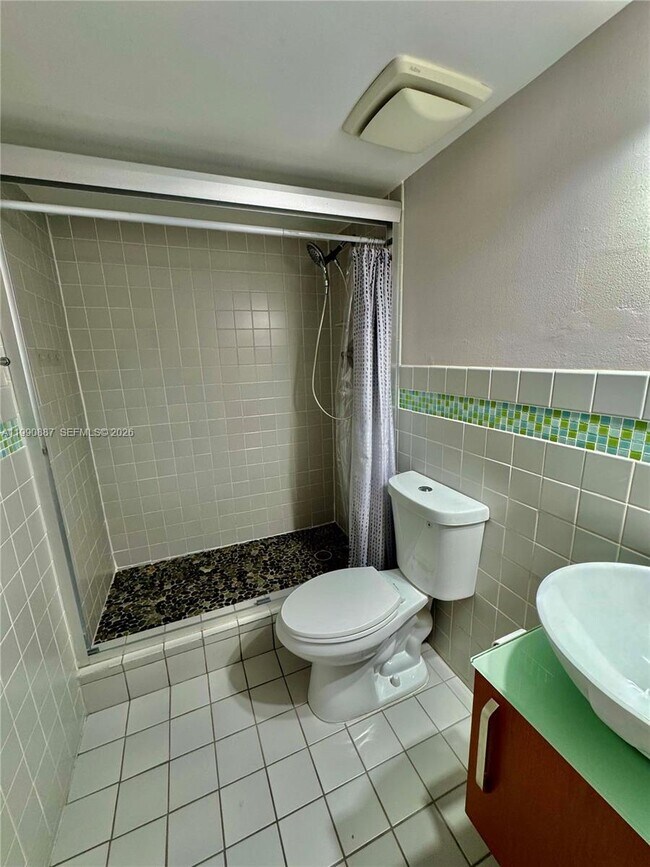 Building Photo - 3610 SW 114th Ave