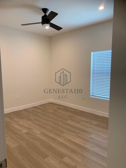 Building Photo - 11040 Genesta Ave