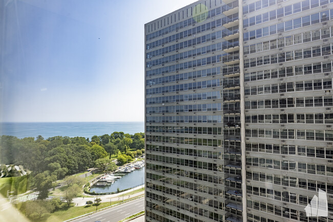 Building Photo - 3550 N Lake Shore Dr