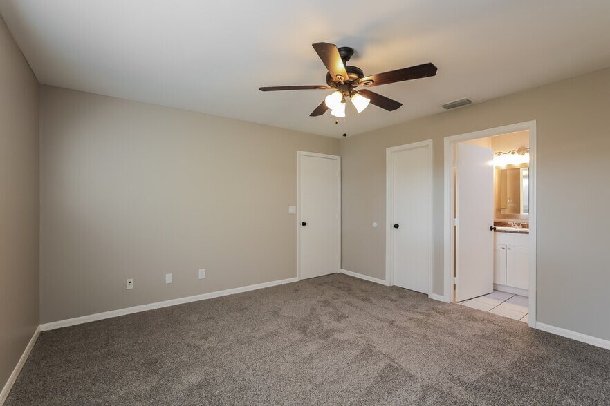 Building Photo - 28 SW 13th St