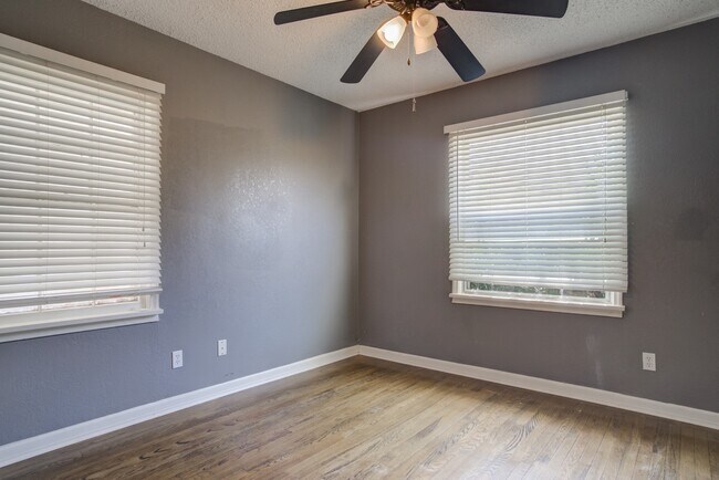 Building Photo - 2320 26th St