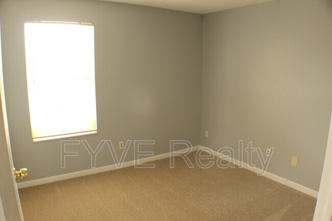 Building Photo - 4968 Silver Bow Dr