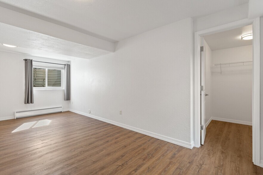 Building Photo - 6 W Brookside St