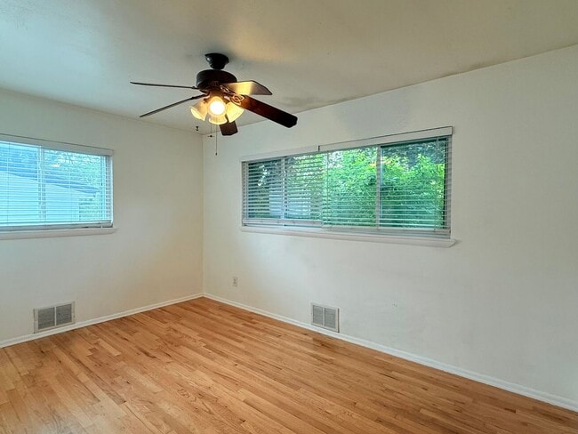 Building Photo - Welcome to University Hills!!  Perfect 3 B...