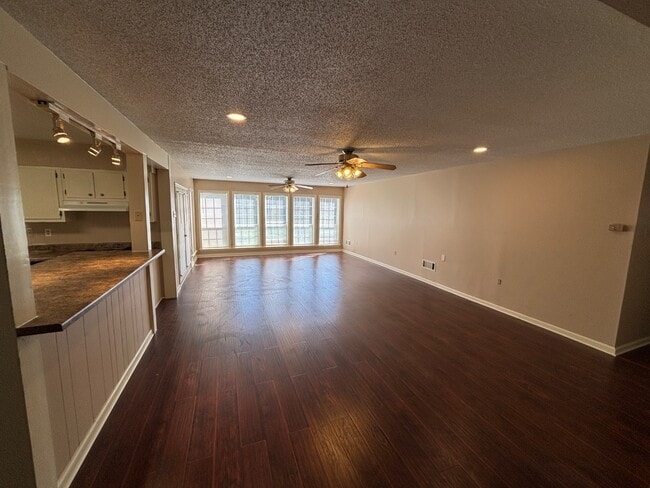 Building Photo - 6341 Wedgewick Cove