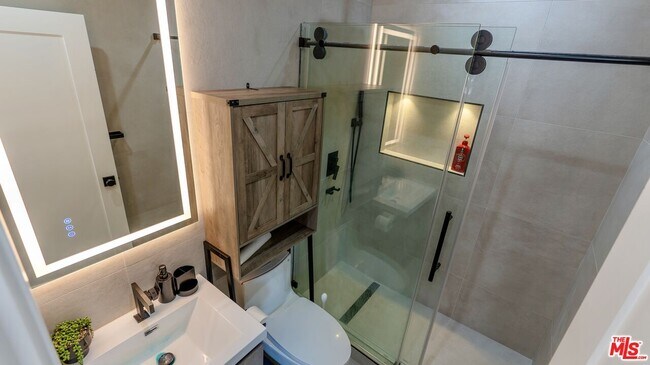 Building Photo - 22454 Dolorosa St