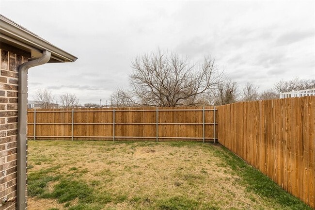 Building Photo - 6320 Red Cliff Dr
