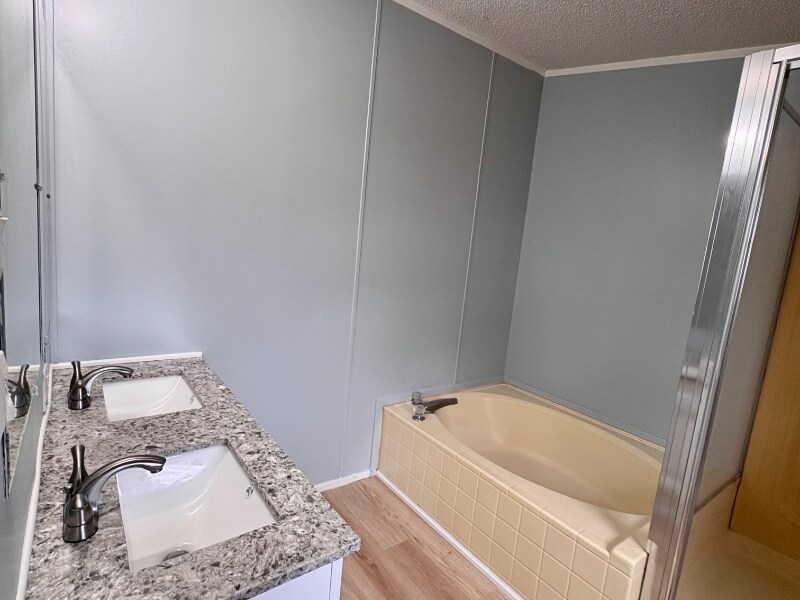 Building Photo - 3913 37th Ave N