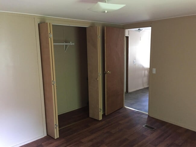 Building Photo - 30 Volewood Ln