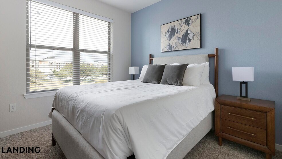 Building Photo - 14015 Univ Pass