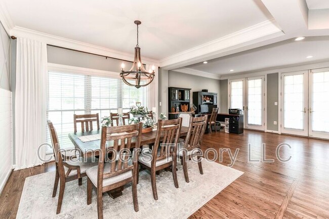 Building Photo - 25798 S Village Dr