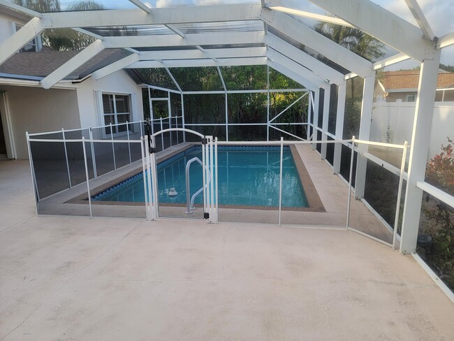 Building Photo - 9082 Cavatina Pl
