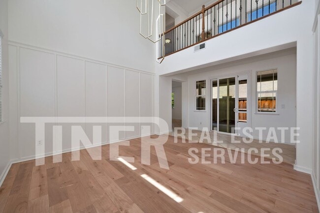 Building Photo - 2469 Kinsella Way