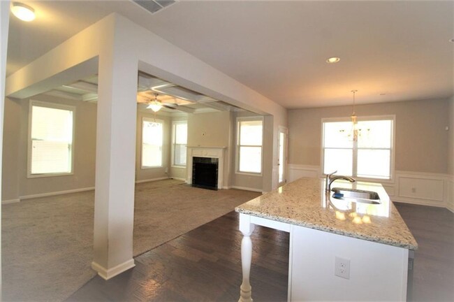 Building Photo - 5196 Apple Grove Rd NE