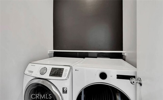 Building Photo - 6396 Weidlake Dr