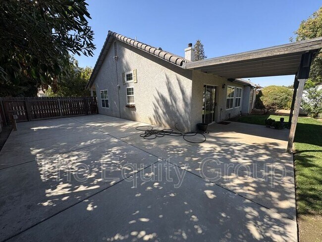 Building Photo - 3524 S Lincoln Ct