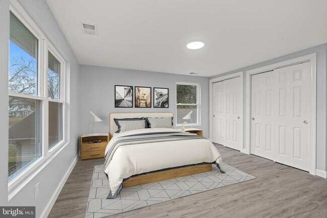 Building Photo - 34 Hinsdale Ln