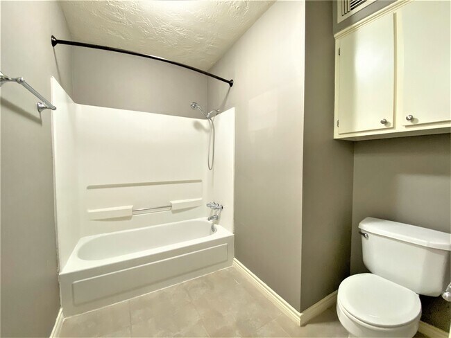 Building Photo - 12303 Longfellow Dr