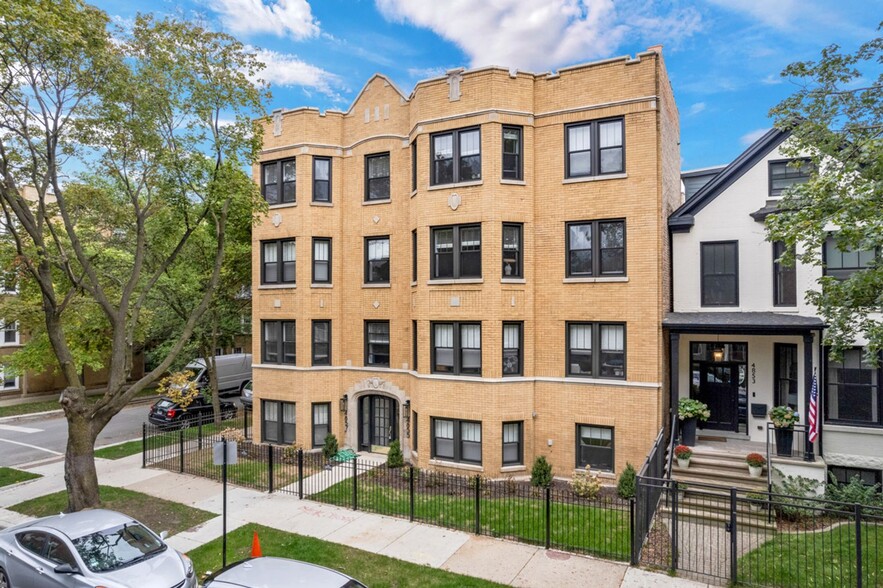 Building Photo - 2019 W Ainslie St