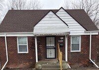 Building Photo - Renovated 3-Bedroom Home – We Welcome Sect...