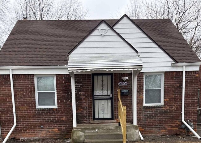 Primary Photo - Renovated 3-Bedroom Home – We Welcome Sect...