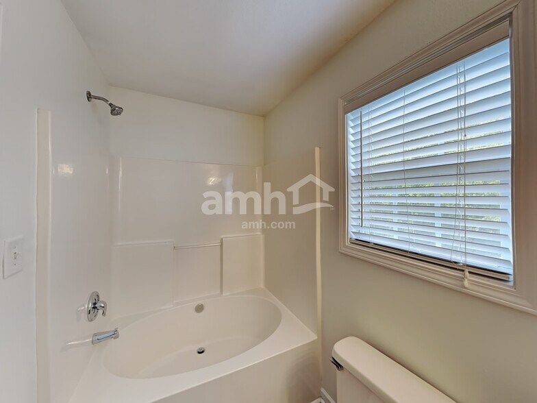 Building Photo - 10615 Spring Rain Ct