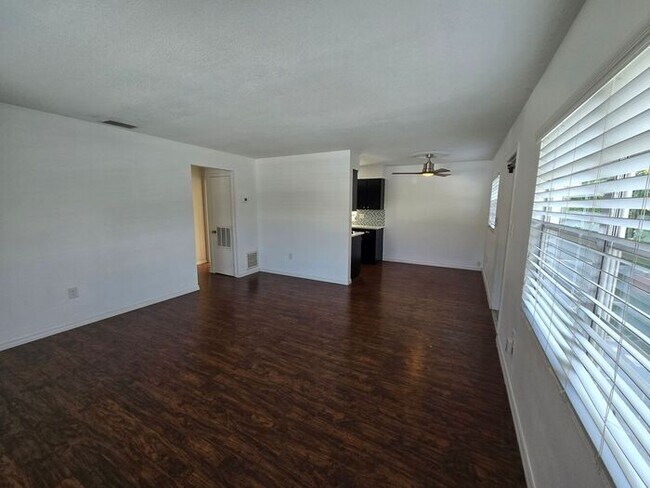 Building Photo - Charming 2 bed 1 bath garage apartment in the heart of down town Orlando
