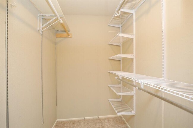 Building Photo - 15822 Whipple Tree Dr