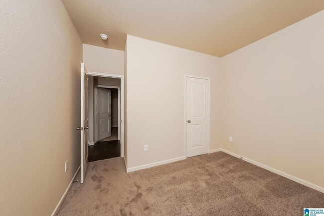 Building Photo - 519 Clover Cir