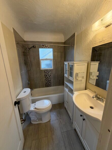 Building Photo - 1555 32nd St