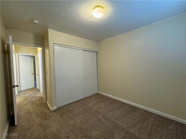 Building Photo - 1800 E Ambush St