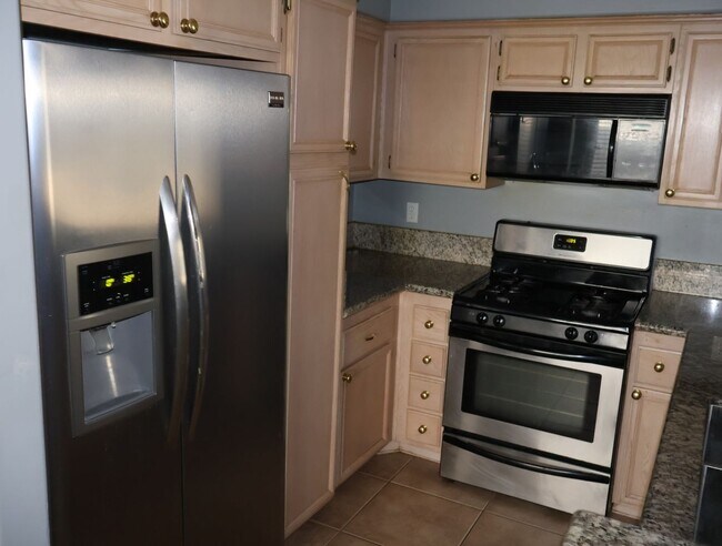 Building Photo - Single Story remodeled home
