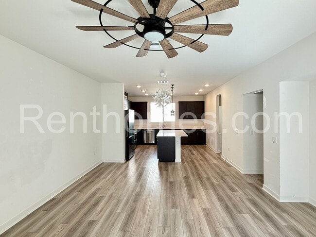 Building Photo - Otay Mesa, 5841 Seacliff Pl #95, LVP Flooring, Quartz Counters, 8 Solar Panels, AC, 2 Car Garage.